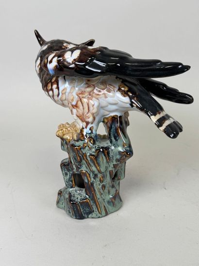 School, 20th century.
Owl.
Polychrome ceramic...
