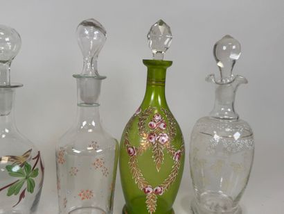 Six carafons ou carafes certaines partiellement...