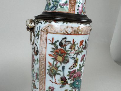 ASIA, 20th century.
Polychrome porcelain...