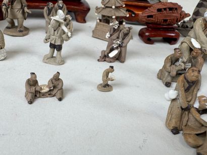 Collection de petits personnages en céramique,...