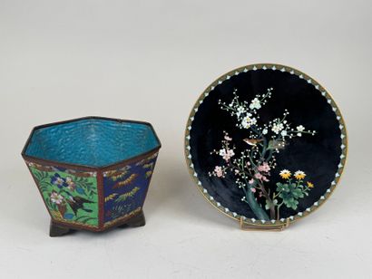 JAPON, XXe.
Lot comprenant :
- une petite...