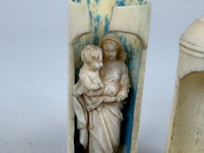 Lot comprising: - School, 20th century. Woman's...