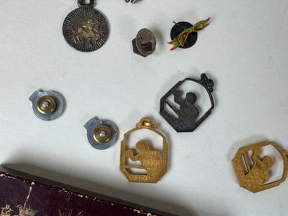 DUBONNET. 3 advertising pendants in metal...