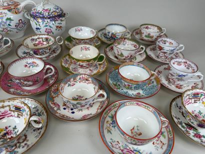 MINTON and others. Important collection of...