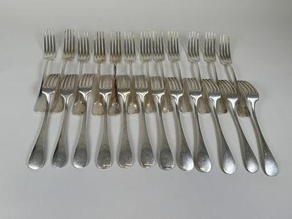 Suite de 24 fourchettes en métal argenté...