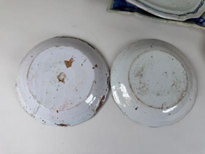 Earthenware and porcelain lot comprising:...