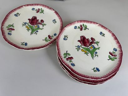 Set in earthenware and polychrome porcelain...