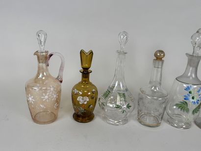 Six carafons ou carafes certaines partiellement...
