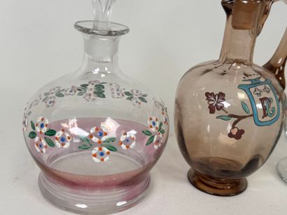 Six carafons ou carafes certaines partiellement...