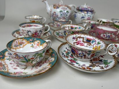 MINTON and others. Important collection of...