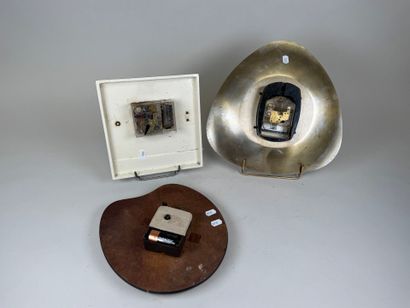 JAZ - VEDETTE - GREENWICH.
Trois pendules...