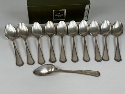 Suite de 11 petites cuillères en métal argenté,...