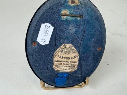 LEMONIER, XIXe.
Mèche de cheveux encadrée.
10,5...