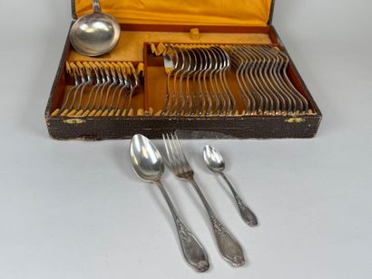 Partie de ménagère en métal argenté, modèle...