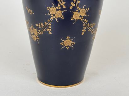 Porcelain vase on a kiln-blue ground with...