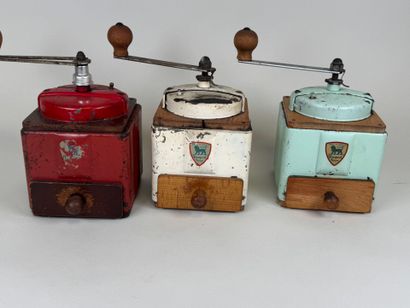 PEUGEOT Frères.
Trois moulins en bois et...
