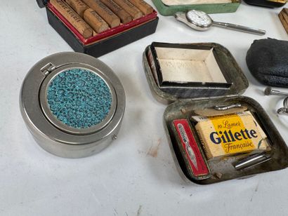 Lot of display items including ink pads in...