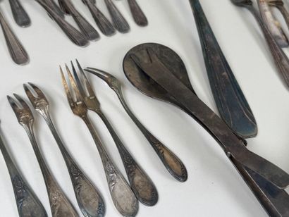 Partie de ménagère en métal argenté, modèle...