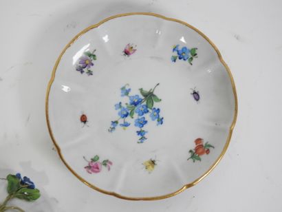 MEISSEN, early 20th century,
Porcelain cup...