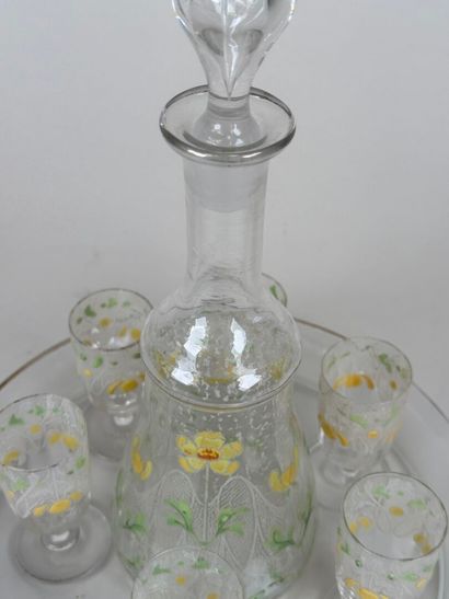 Service à liqueur en verre émaillé décoré...