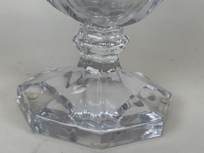 VANNES.
Vase en cristal sur piédouche.
H....
