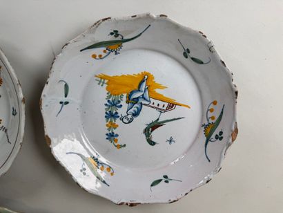 Earthenware and porcelain lot comprising:...