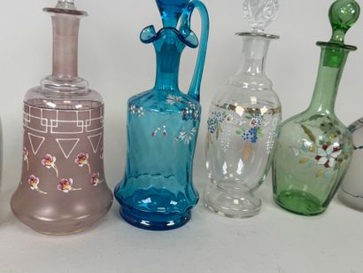 Six carafons ou carafes certaines partiellement...