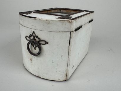 École, XXe.
Coffret à thé en bois laqué et...