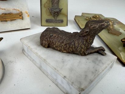 Bronze desk paperweight with sheep design,...