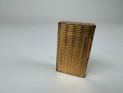 S.T. DUPONT à Paris.
Briquet de poche en...