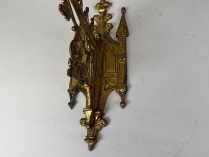 Pair of openwork brass sconces with 6 lights.
Neo-Gothic...