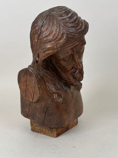 School, 20th century.
Christ.
Carved oak...