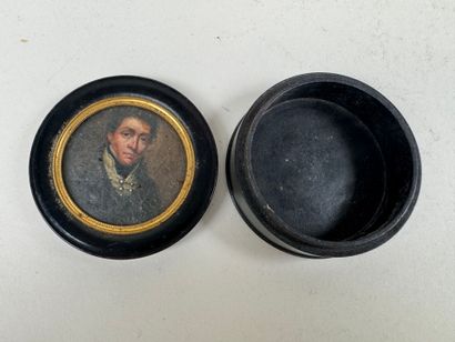 School, 19th century.
Portrait of a man.
Circular...