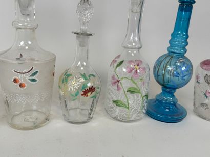 Six carafons ou carafes certaines partiellement...