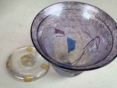 Lot comprenant :
- ROSENTHAL studio line.
Vase...