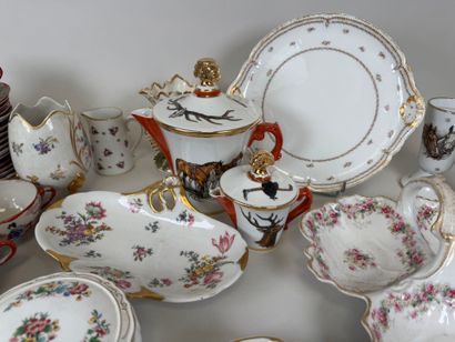 Important lot of polychrome and gold porcelain...