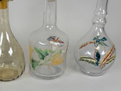 Six carafons ou carafes certaines partiellement...