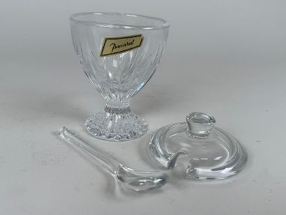 BACCARAT.
Petit moutardier en cristal.
Avec...