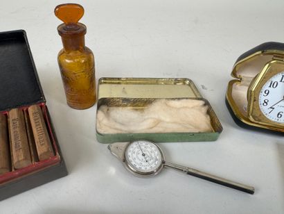 Lot of display items including ink pads in...