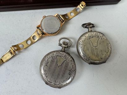 Two silver gousset watches. D. 4 cm. (accidents)....