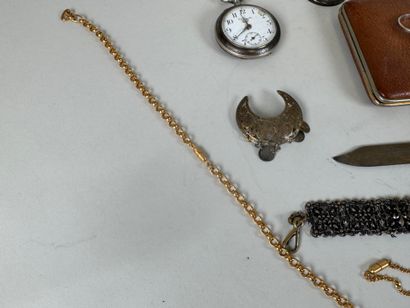 Small lot of display items including : 
-...
