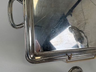 Silver-plated metal lot including :
- a glass...