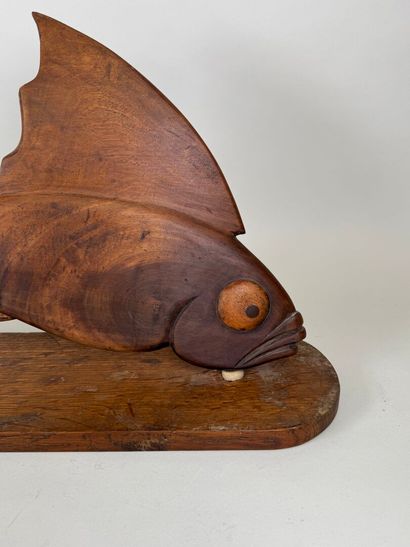 Enseigne de magasin ?
Important poisson en...