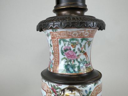 ASIA, 20th century.
Polychrome porcelain...