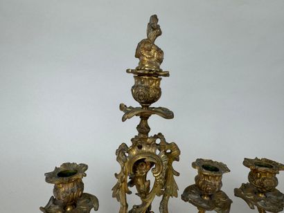Paire de candélabres en bronze à trois bras...