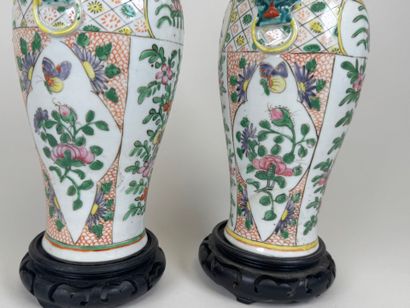 CHINE, XXe.
Paire de vases en porcelaine...