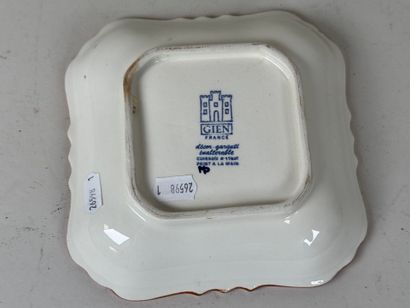 GIEN, XXe.
Petite coupe vide-poche carrée...