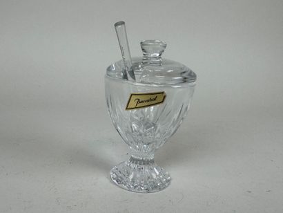 BACCARAT.
Petit moutardier en cristal.
Avec...