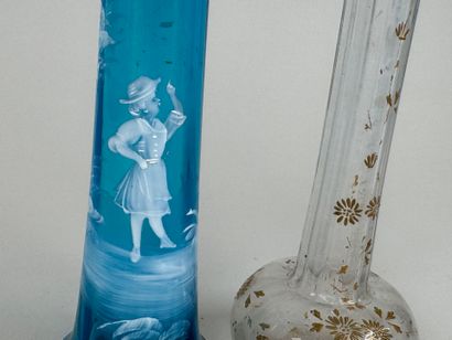 Deux vases soliflores émaillés dont un teinté...