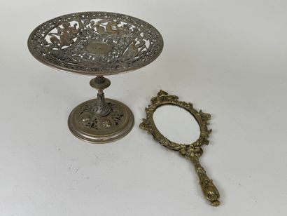 Coupe en bronze circulaire ajouré à décor...